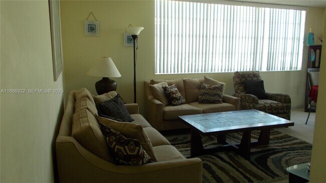 Building Photo - 3161 S Ocean Dr