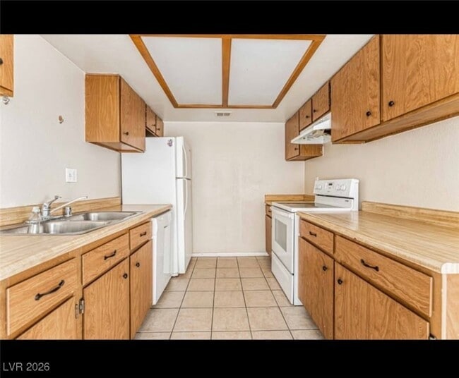 Building Photo - 5264 Child Ct