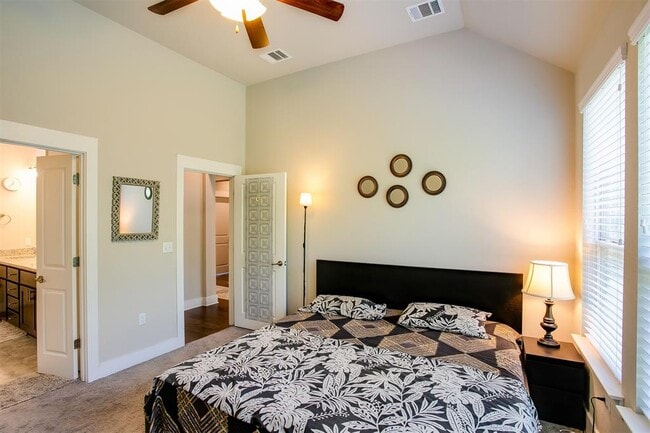 Building Photo - 9711 McKnight Lp