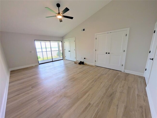 Building Photo - 3850 Mariners Walk