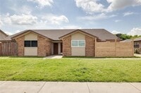 Building Photo - 716 E Pecan St