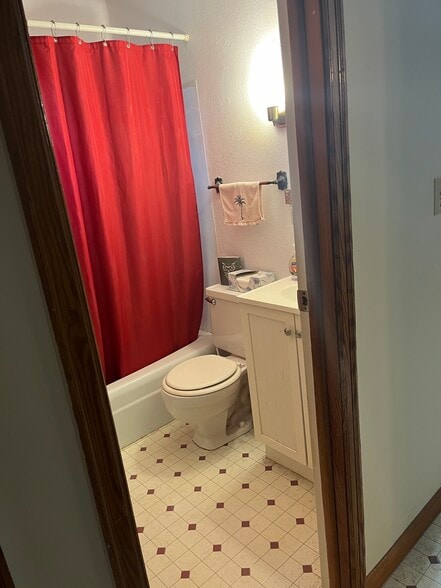 Bathroom - 595 Bay Rd