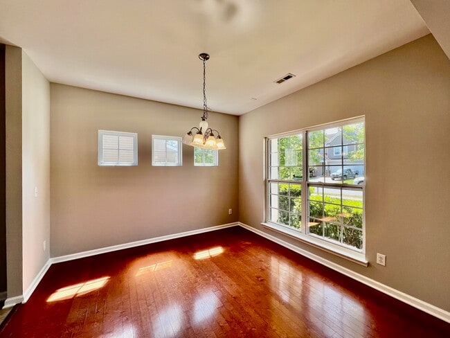 Building Photo - 10311 Dominion Village Dr