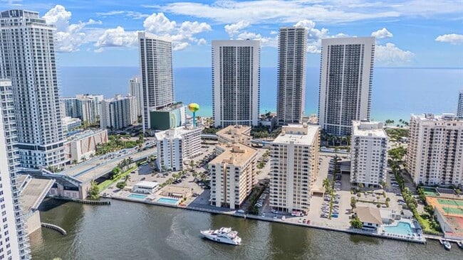 Building Photo - 1825 S Ocean Dr