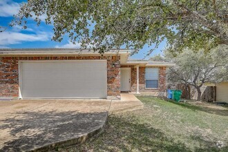 Building Photo - Beautiful Duplex in Lago Vista