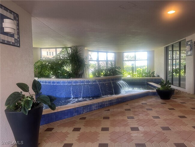 Building Photo - 850 S Collier Blvd