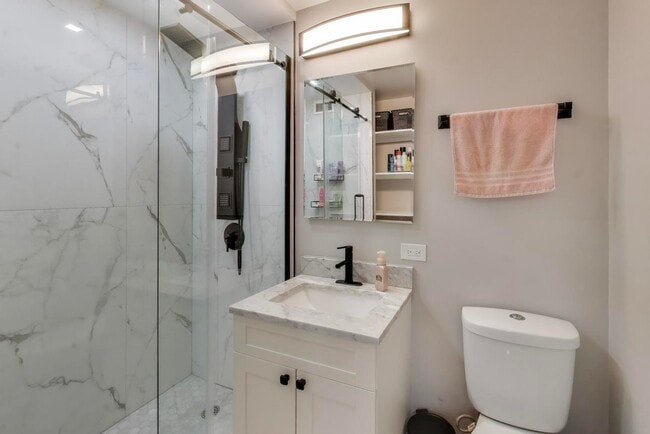 Building Photo - 1255 N Sandburg Terrace