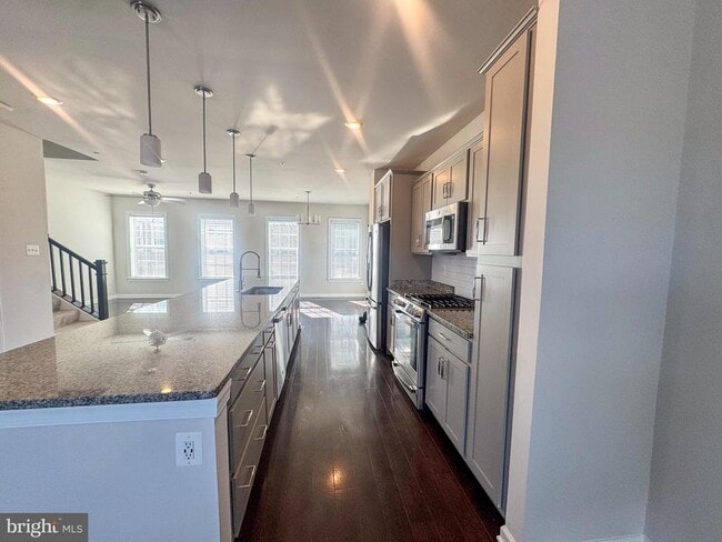 Building Photo - 7160 Brick Kiln Cir