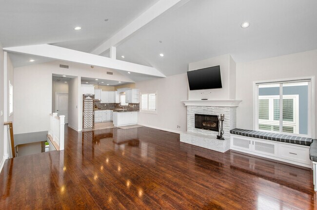 Building Photo - 1720 Carlson Ln