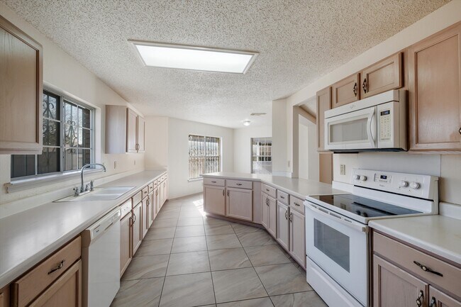 Building Photo - 7492 Timbercreek Dr