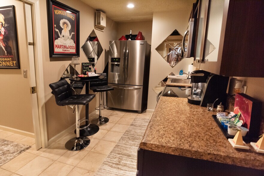 Building Photo - 511 Paul St