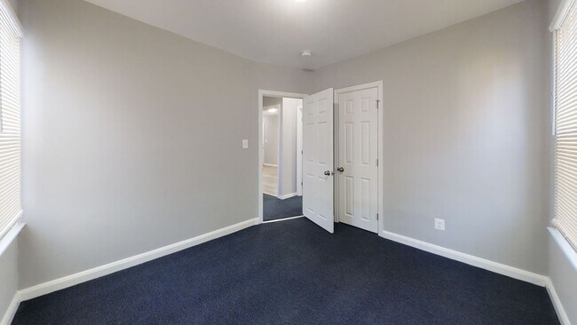 Building Photo - Aberdeen - 3 and 1 baths Available!