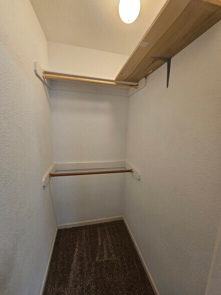 Building Photo - 801 Johnson Cir