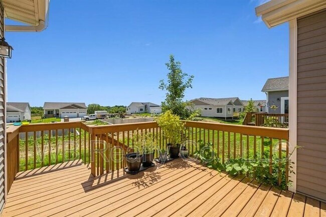 Building Photo - 9366 Primo Ln