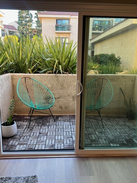 Building Photo - 8180 Manitoba St