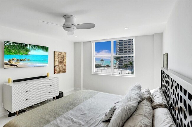 Building Photo - 5200 N Ocean Blvd