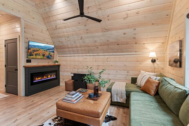 Building Photo - 1903 Ash Pass