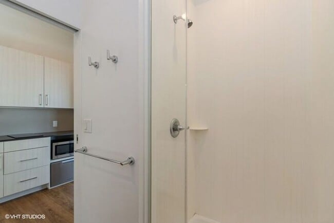 Building Photo - $1,699 | 1 Bedroom, 1 Bathroom Furnished A...