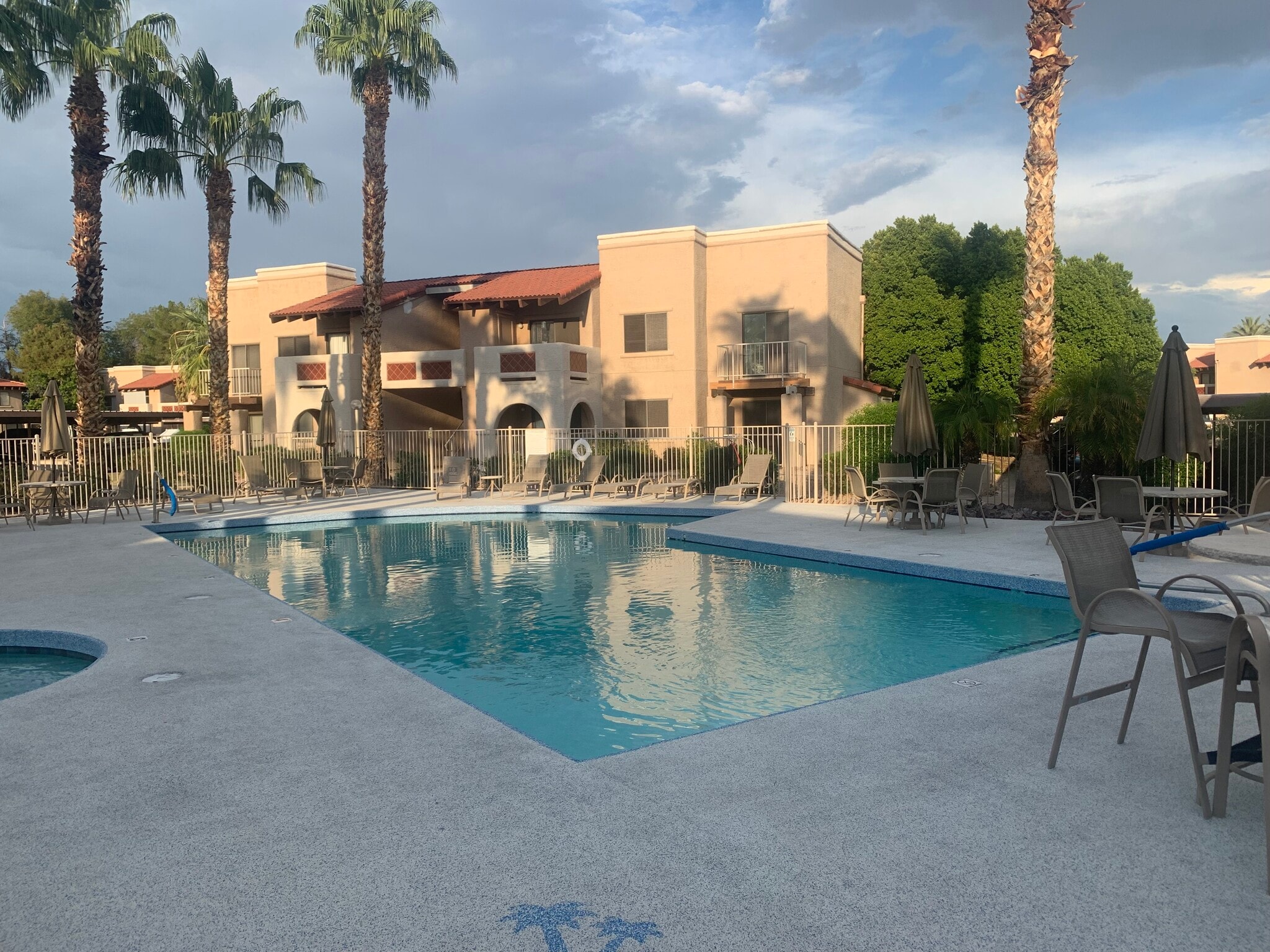 Furnished, ground floor, 2-bedroom condo with assigned covered parking.Pool,Spa,Tennis, Gym. - 5757 W Eugie Ave