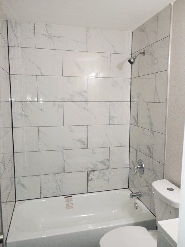 Building Photo - 430 Pickett Rd