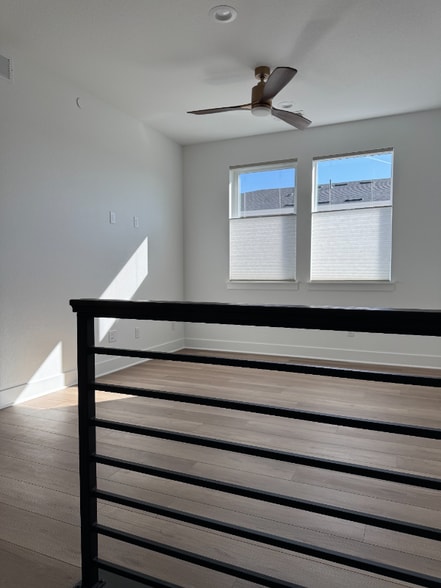 Building Photo - 640 Saddle Dr