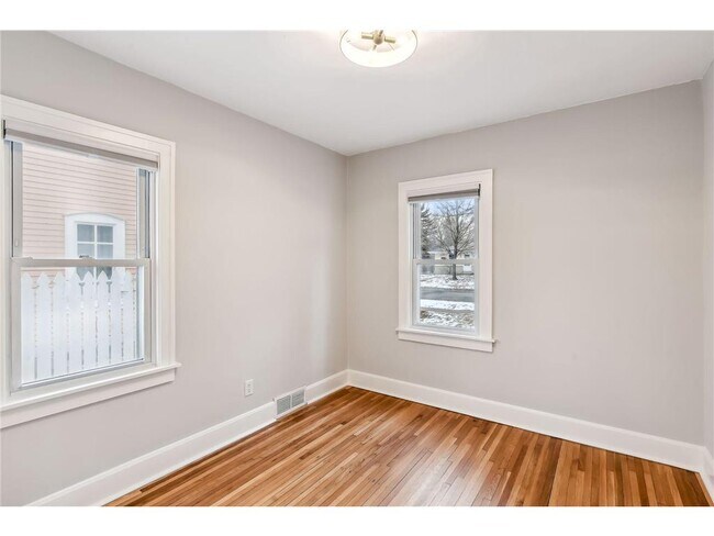 Building Photo - 238 8th Ave N