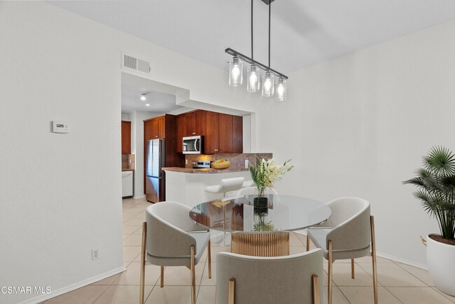 Building Photo - 5580 Spanish Oak Ln