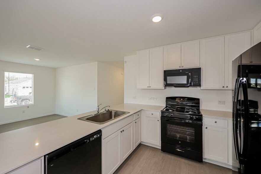 Building Photo - 101 Wren Wy