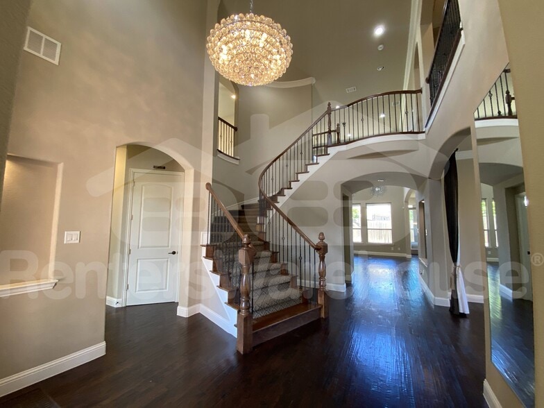 Building Photo - 14282 Carly Ln