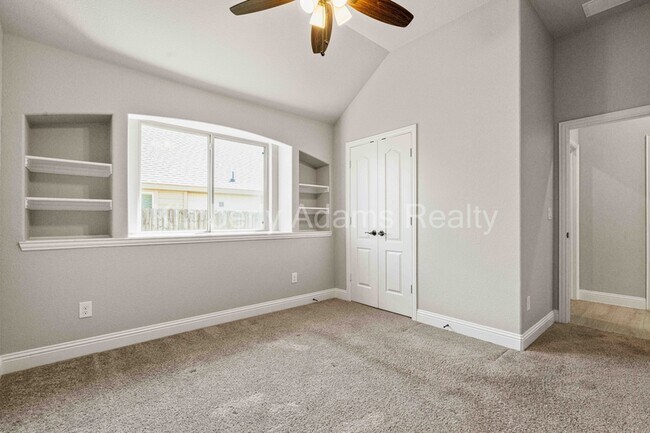 Building Photo - 213 Lariat Trail