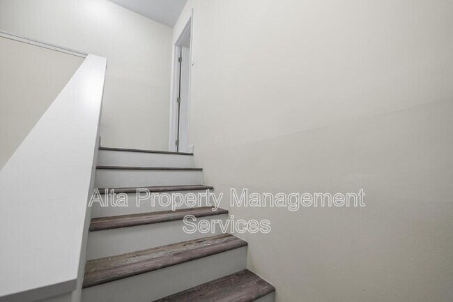 Building Photo - 1848 Willowood Dr