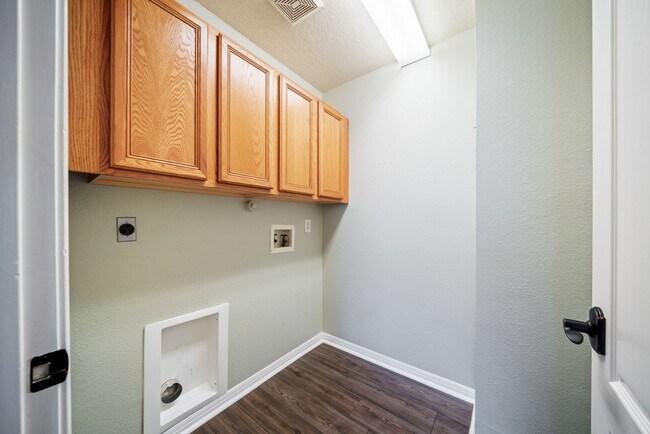 Building Photo - Executive Greenshire Living in Schertz, TX...