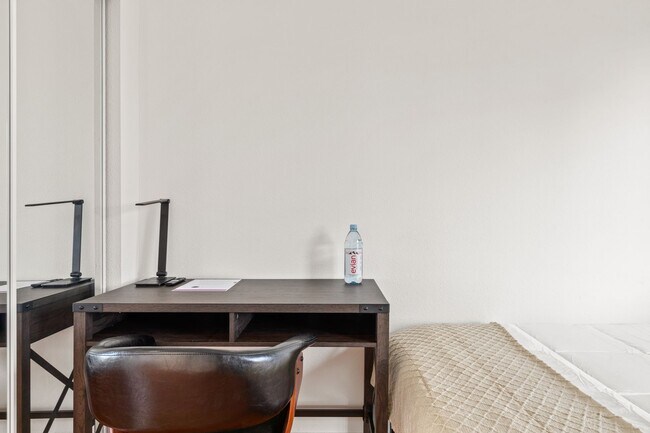 Building Photo - 10777 Ashton Ave