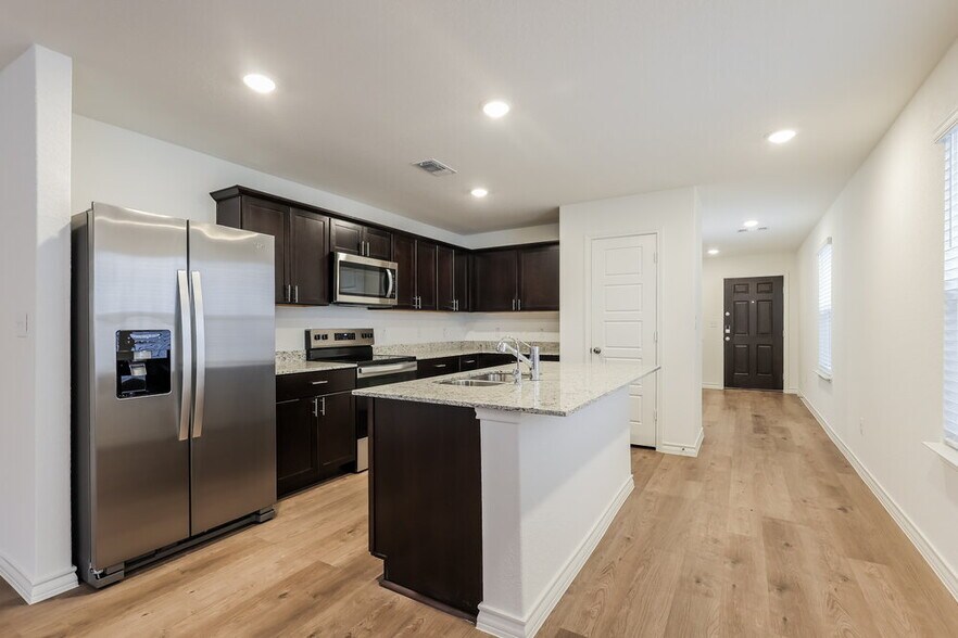 Building Photo - 10223 Monte Carmel Pl