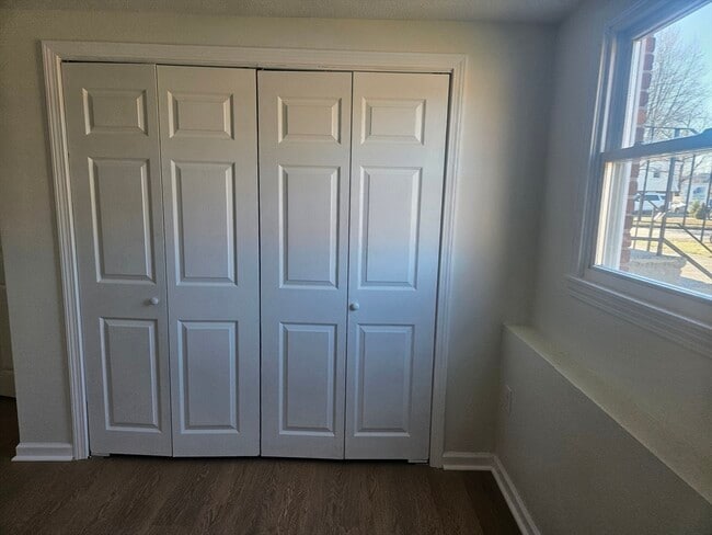 Building Photo - 23 Sussex St