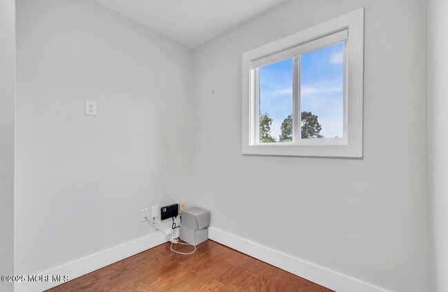 Building Photo - 2300 Oak Knoll Dr