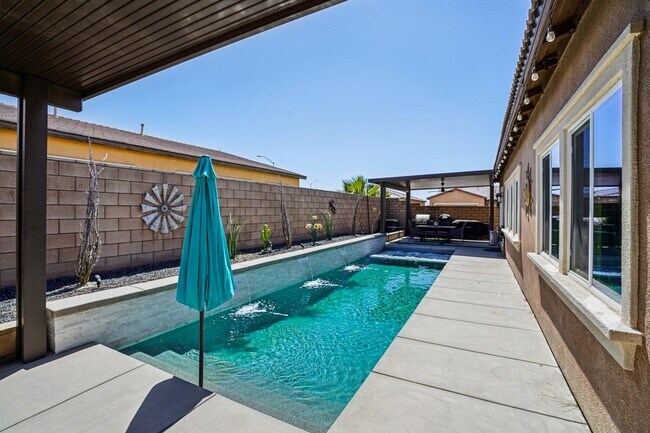 Building Photo - 42912 Gazapo Ct