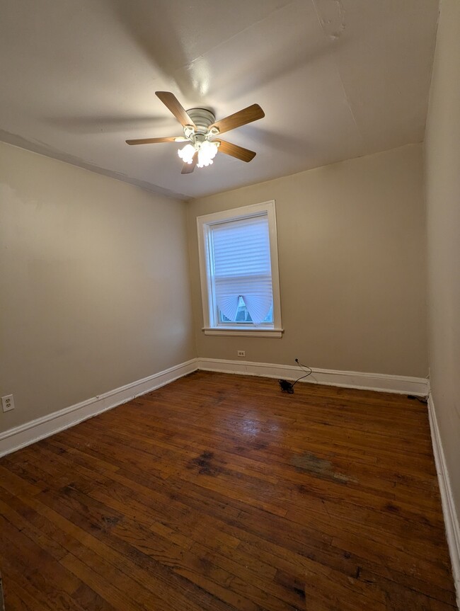 Building Photo - 1300 N Pine Ave