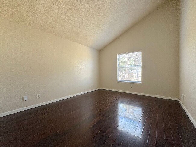 Building Photo - East El Paso 4bed/2bath
