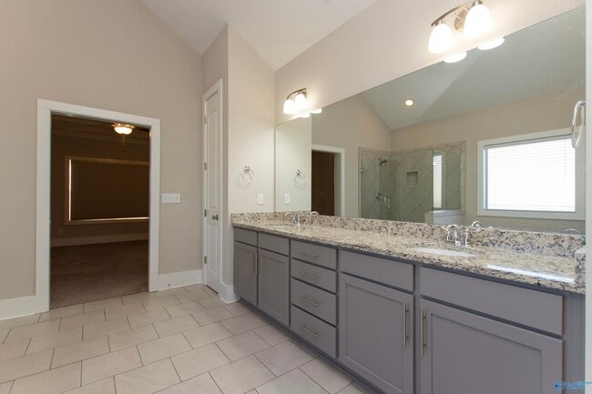 Building Photo - 2121 S Meadows Dr