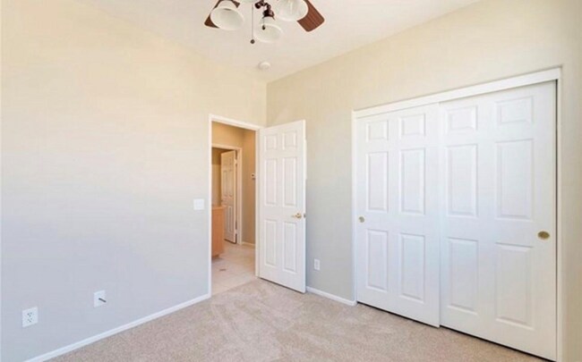 Building Photo - 1800 E Lakeshore Dr