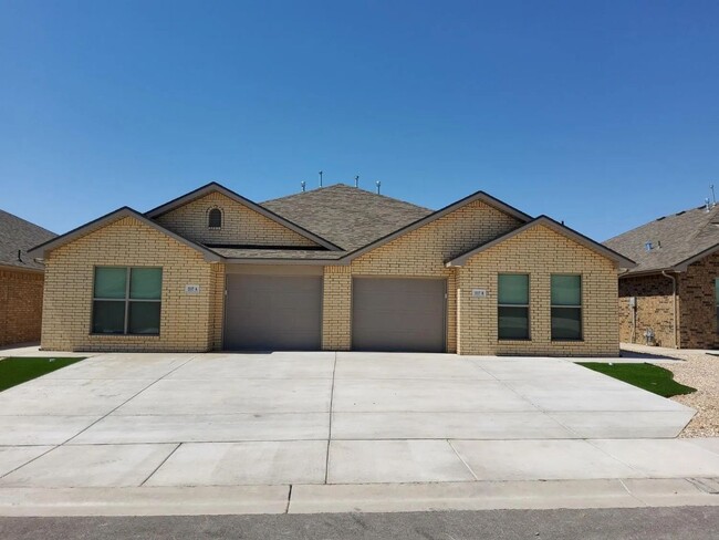 Primary Photo - 2117 N Avenue K