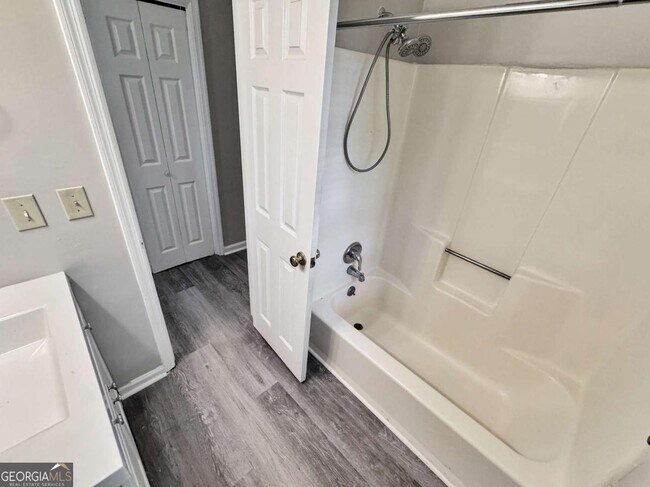 Building Photo - 4051 Coyte Dr