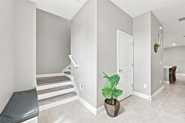 Building Photo - 3919 Knotty Pne St