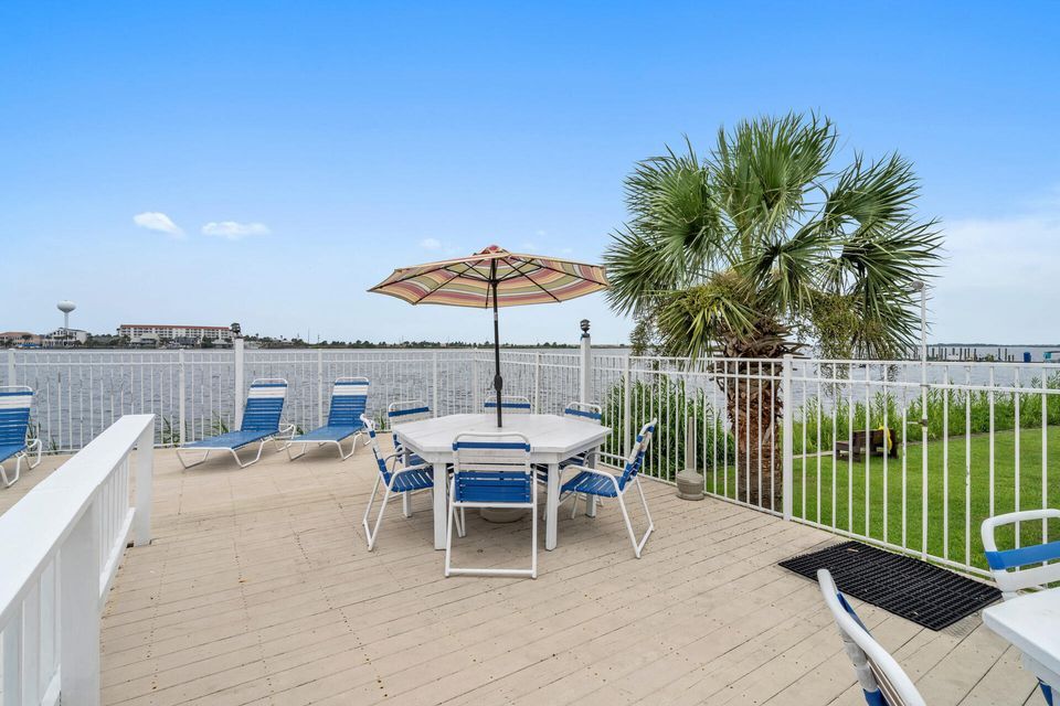 Building Photo - 308 Miracle Strip Pky SW