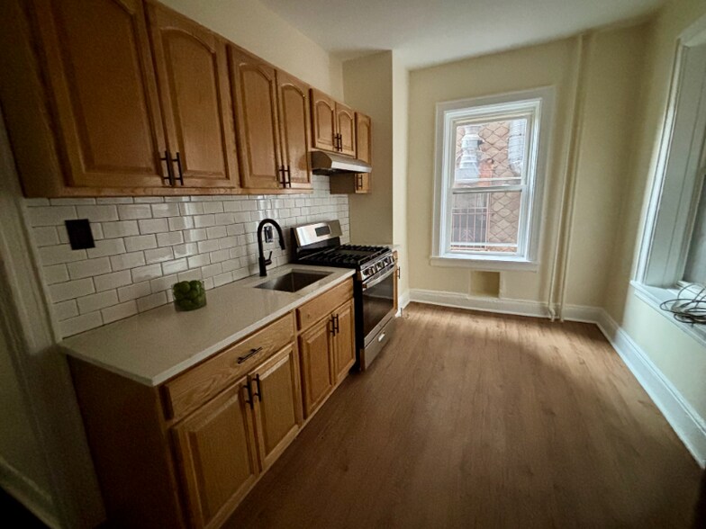 Building Photo - 500 8th St