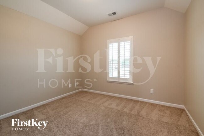 Building Photo - 1027 Deerwood Cir