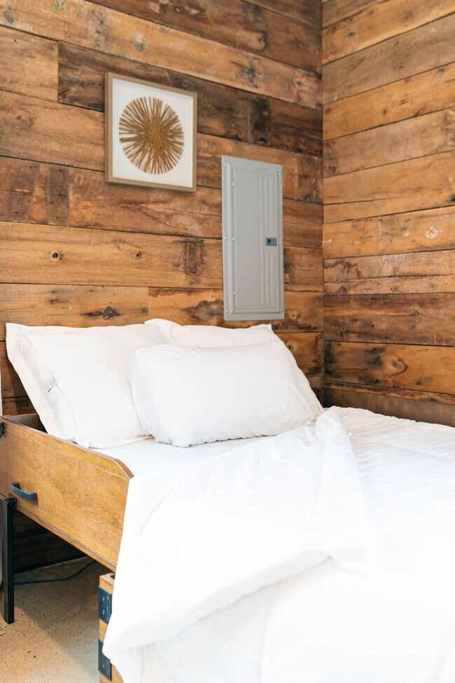 Building Photo - 8442 E McNelly Rd