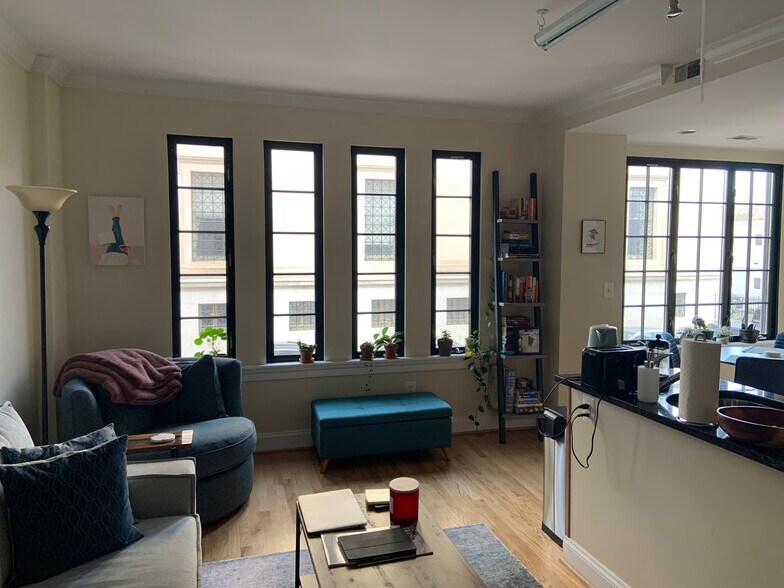 Living room - 1701 16th St NW