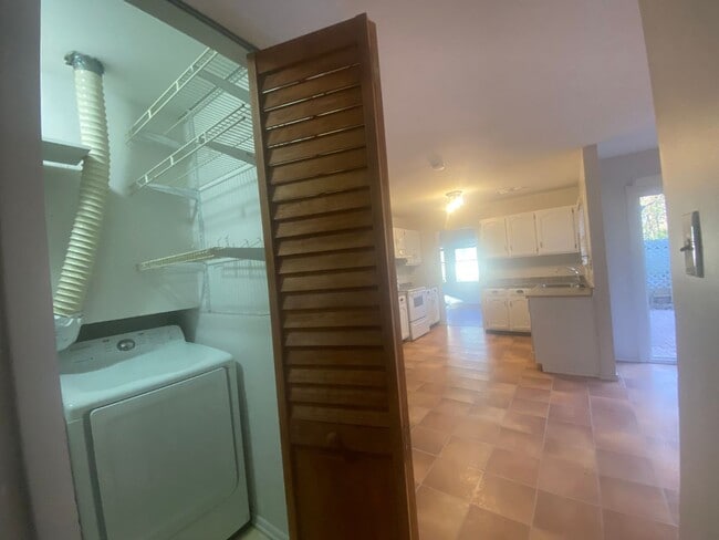 Building Photo - Sugarland Run Neighborhood |4bd  2bth 1921 sqft House | Large Yard